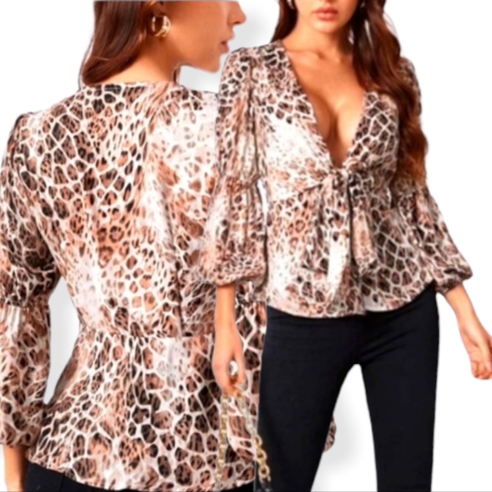 Leopard 🐆 Print Plunging Neck Front Top, Size S, NWOT